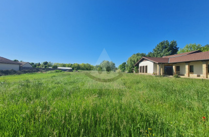 Shinly land for sale in Szőny near Komárno